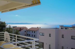 App with AC, pets friendly,389